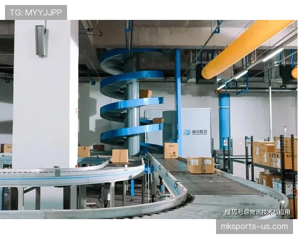 曼联财务压力加剧,试错空间收窄影响球队重建进程 曼联财务压力加剧,试错空间收窄影响球队重建进程